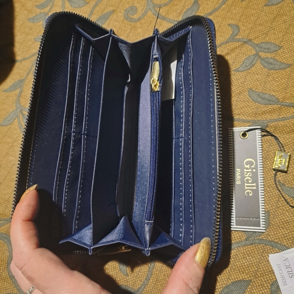 Giselle Wallet/Wristlet Navy NWT - Picture 4 of 8